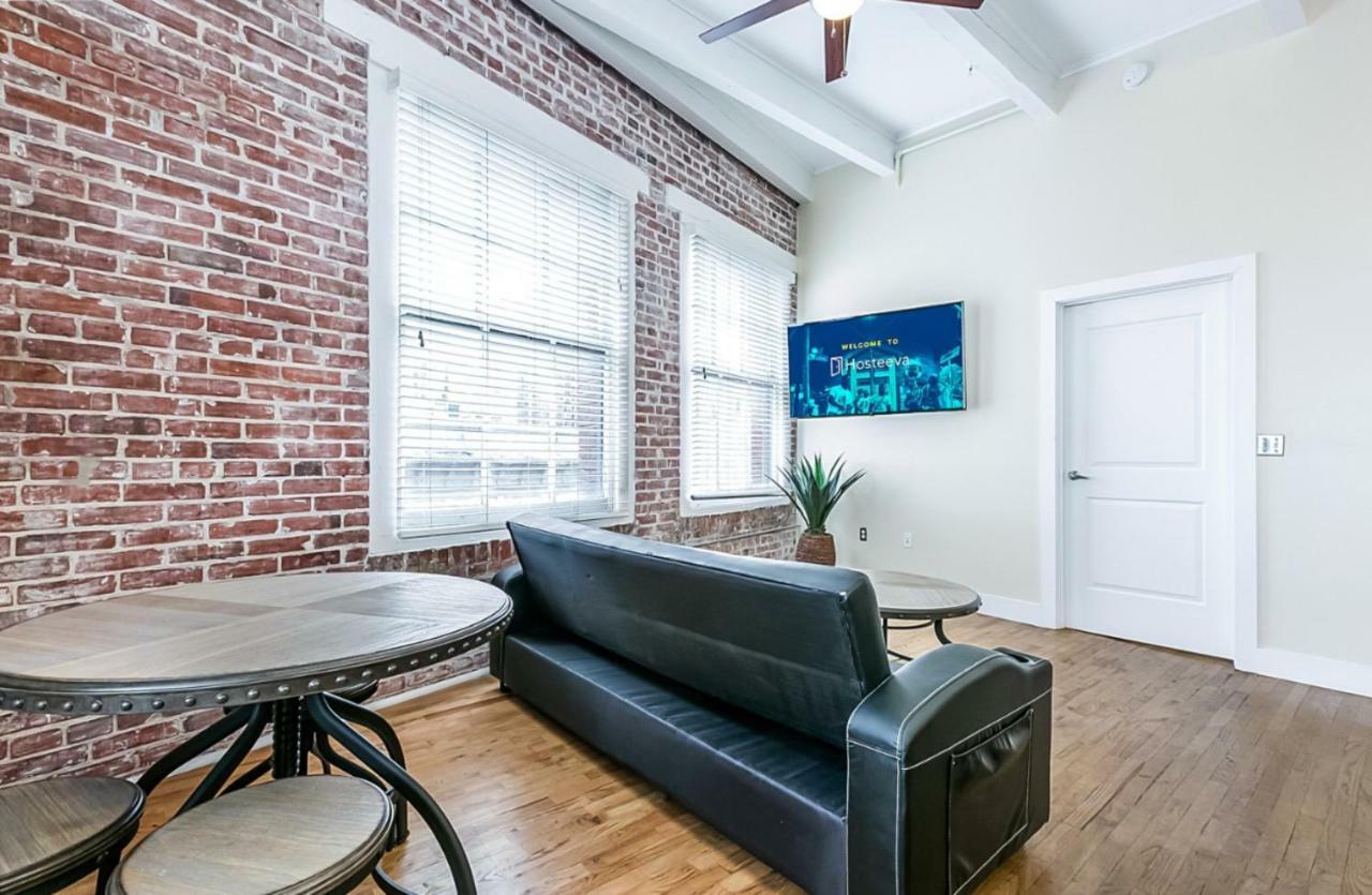 Spacious Steps Away From French Quarter Appartement