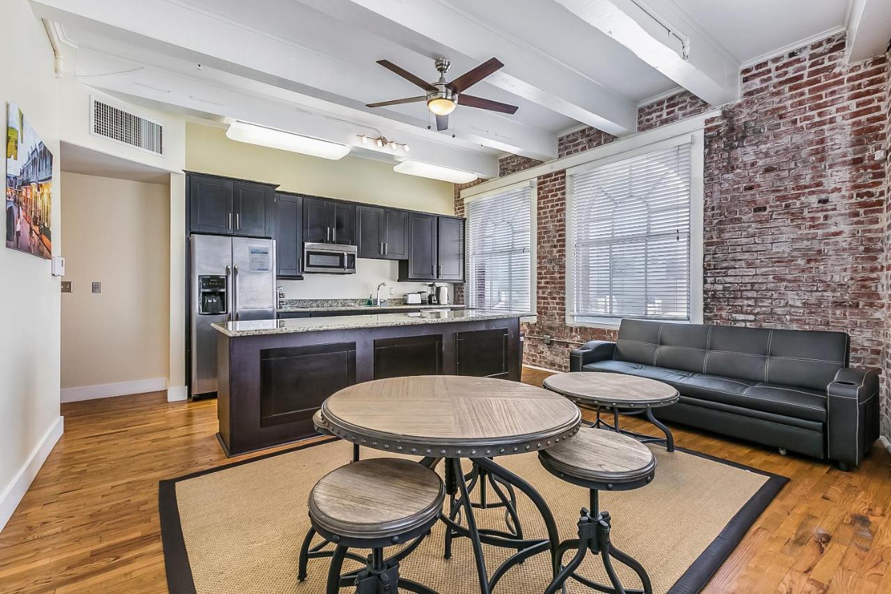 Apartment Spacious Steps Away From French Quarter *