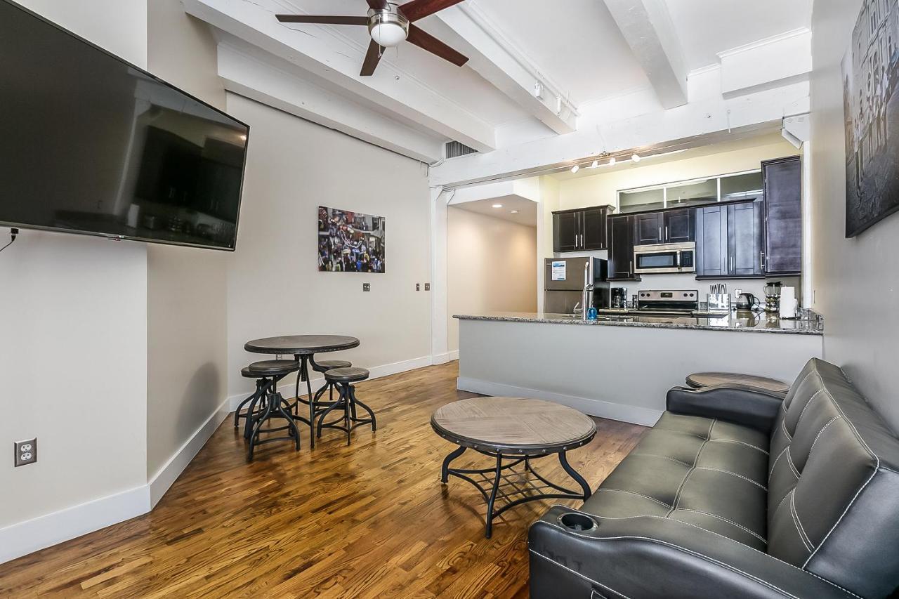 Spacious Steps Away From French Quarter Apartment