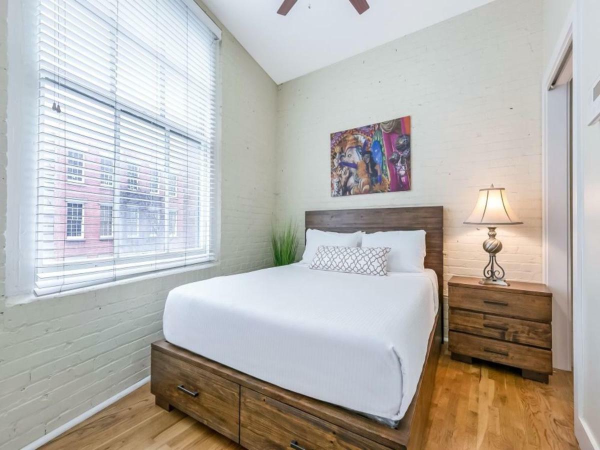 Apartment Spacious Steps Away From French Quarter *