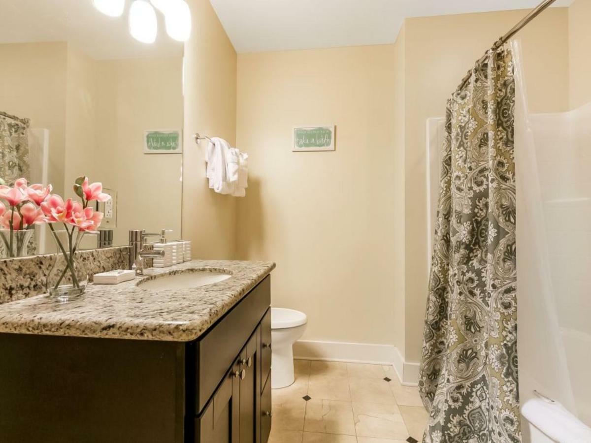 Spacious Steps Away From French Quarter Apartment